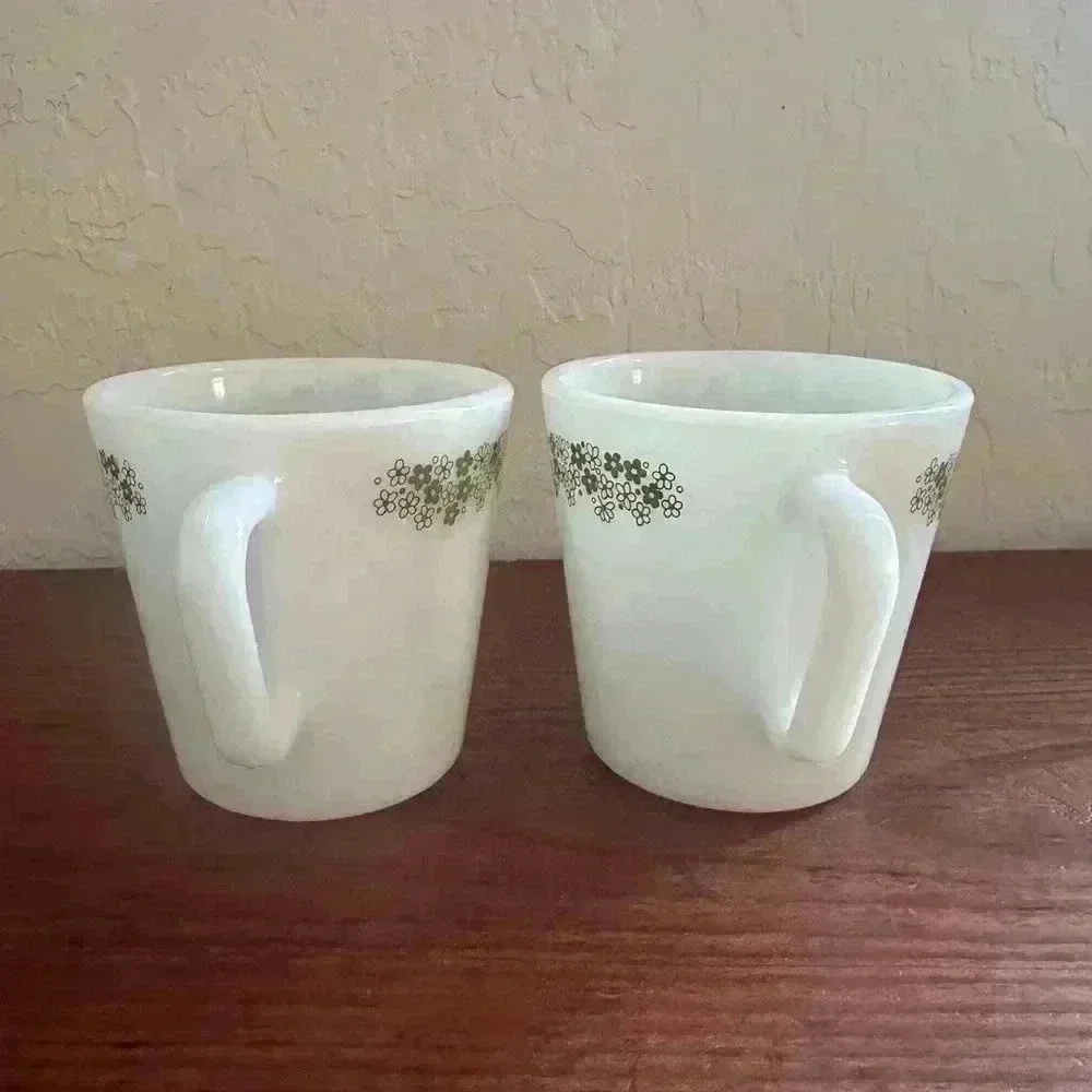 Pyrex Spring Blossom Milk Glass Coffee Mugs Cups Set Of 2 Crazy Daisy Vintage
